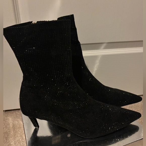 Azalea Wang Black Nerola Pointed Toe Bootie - Picture 2 of 6